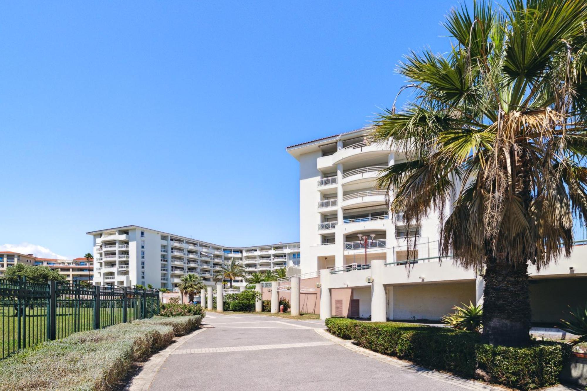 Duplex Villa Les Pins 89M2 Et Terrasse 30M2 Antibes Exterior photo